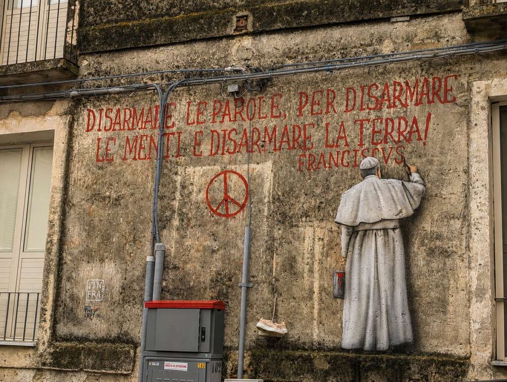 Riace, scorcio tra i vicoli del borgo